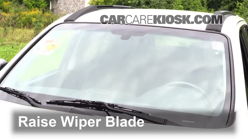 2011 Hyundai Santa Fe GLS 2.4L 4 Cyl. Balais essuie-glace avant Changer les balais des essuie-glace